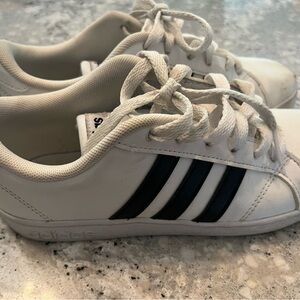 Boys or girls white Adidas sneakers.  3.5.   Good condition.